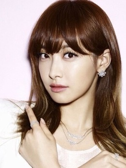 八月未央_宅剧情