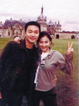 左右情缘_宅剧情